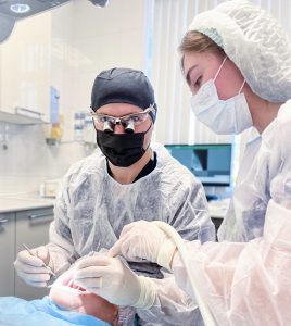 1 implantacziya zubov e1685425908184